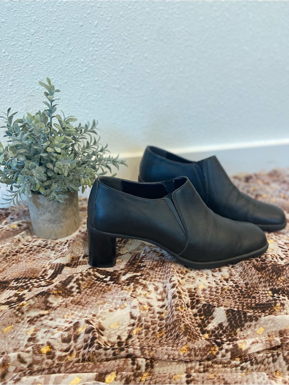 Women's Areosoles Black Leather Block Heel Ankle Shoes Dress Formal